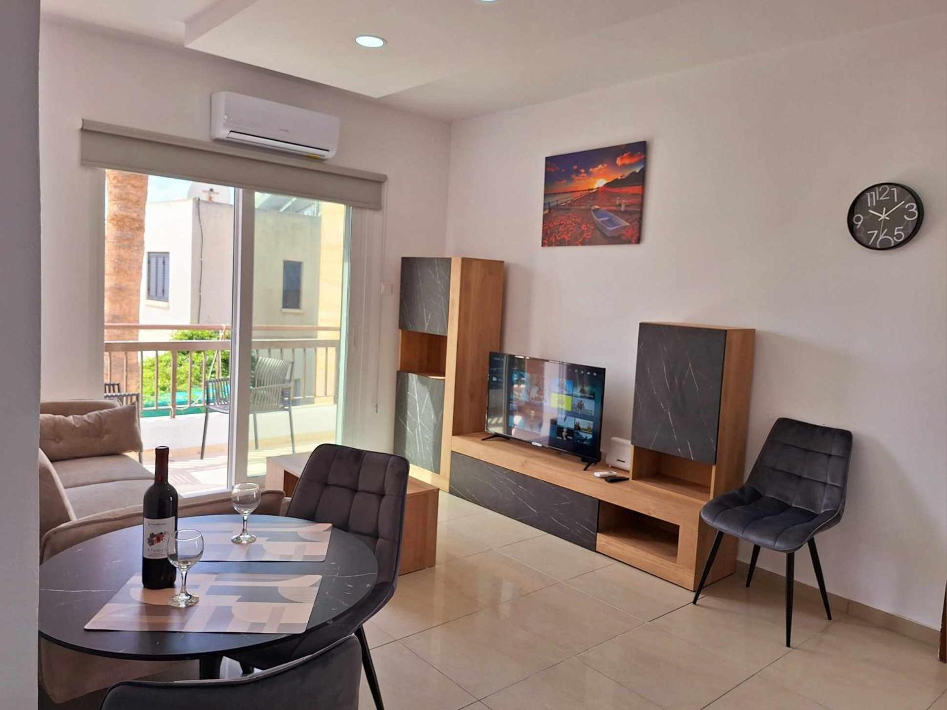 Stylish Apt Kato Paphos Close To Beach & Vibrant Harbor Life Dış mekan fotoğraf