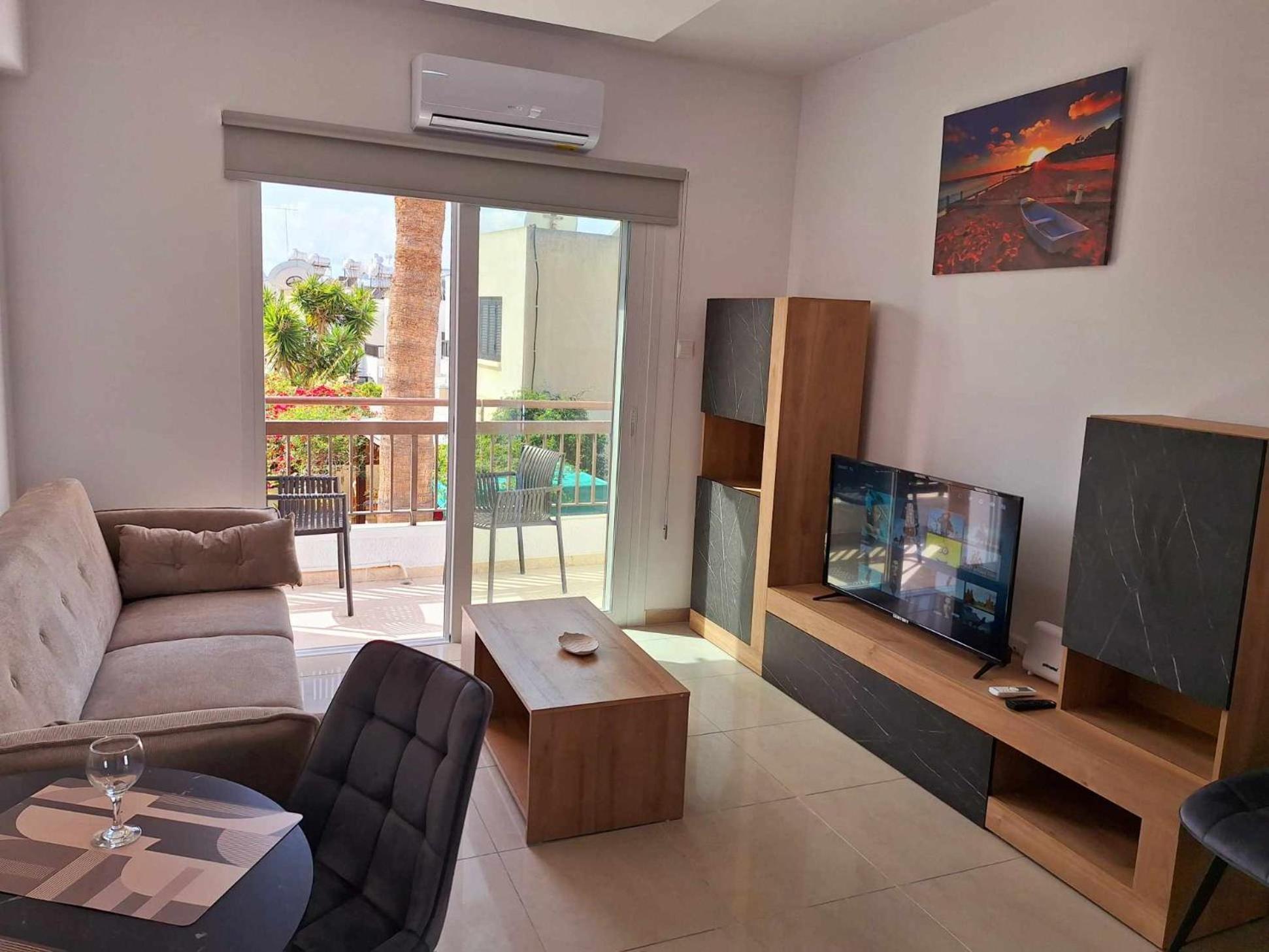 Stylish Apt Kato Paphos Close To Beach & Vibrant Harbor Life Dış mekan fotoğraf